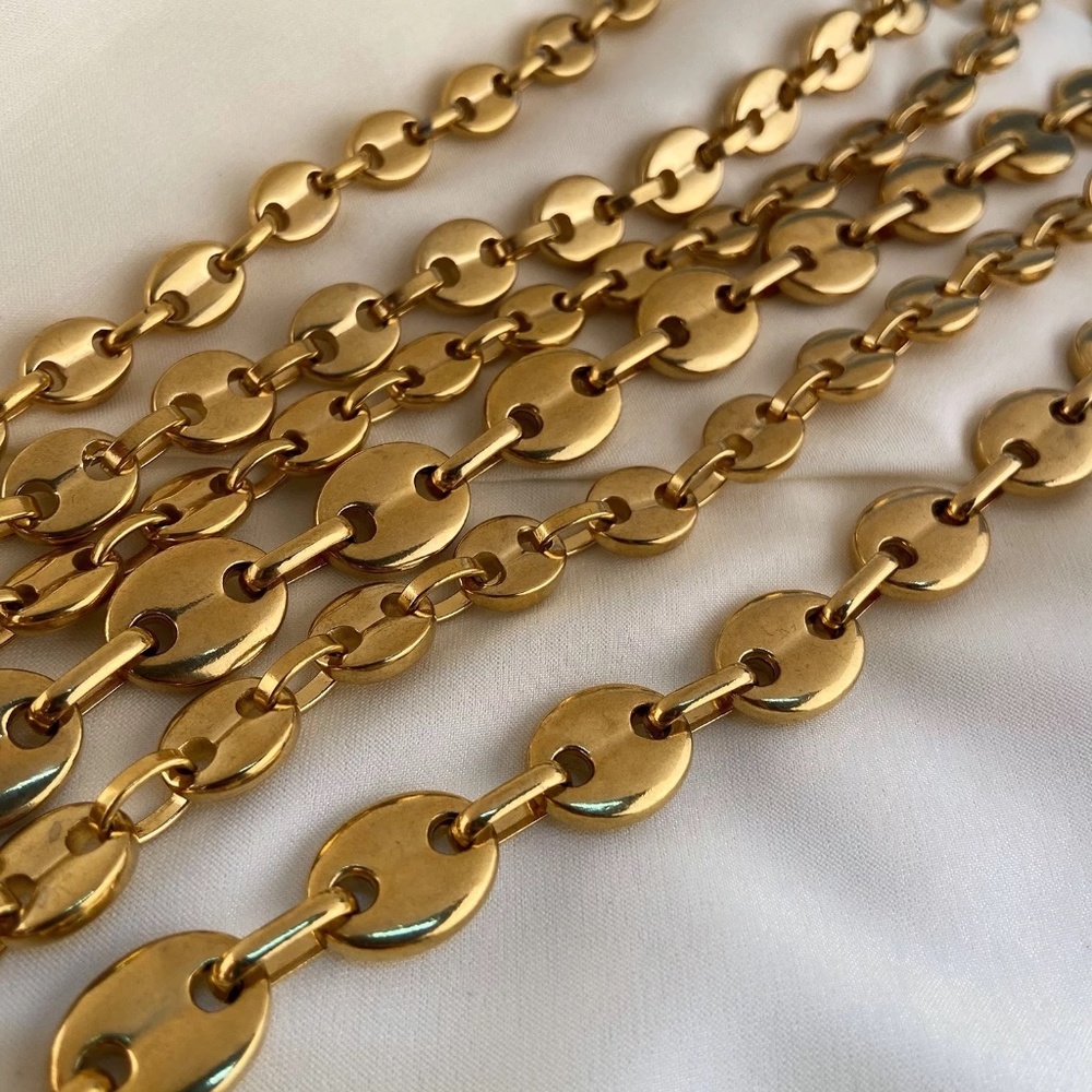Elegant Gold Chain Necklace